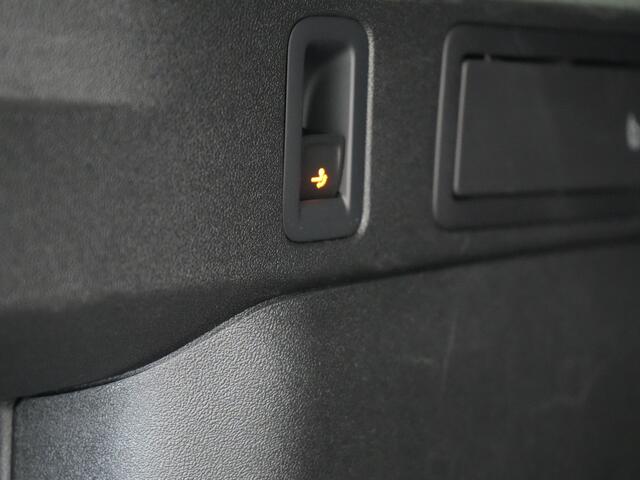 Volkswagen TIGUAN 1.5 eHybrid Elegance PHEV 272pk Dealer O.H. | Trekhaak Af Fabriek | Adaptive Cruise | 360 Camera | Alcantara Sportstoelen Massage & Verwarmd | IQ Light | Stuur Verwarmd | Sfeerverlichting | Keyless | Blis | Virtual | Plug In Hybrid |