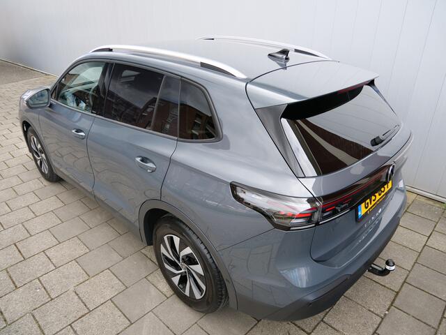 Volkswagen TIGUAN 1.5 eTSI Life Edition 150 Pk Automaat DAB / Apple Carplay / Camera / Trekhaak