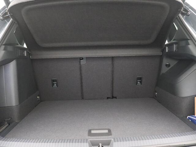 Volkswagen TIGUAN 1.5 eHybrid R-Line Edition 204PK DSG Pano-Schuifdak, Achteruitrijcamera, 20" LM Velgen, Keyless, Side Assist, Stoel-Stuurverwarming