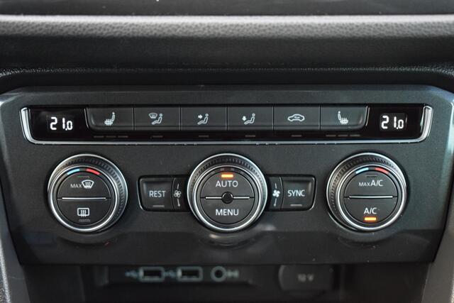 Volkswagen TIGUAN 1.4 TSi Comfortline Business ECC | Carplay | Full Map Navi | Trekhaak | Dealer Onderhouden!!