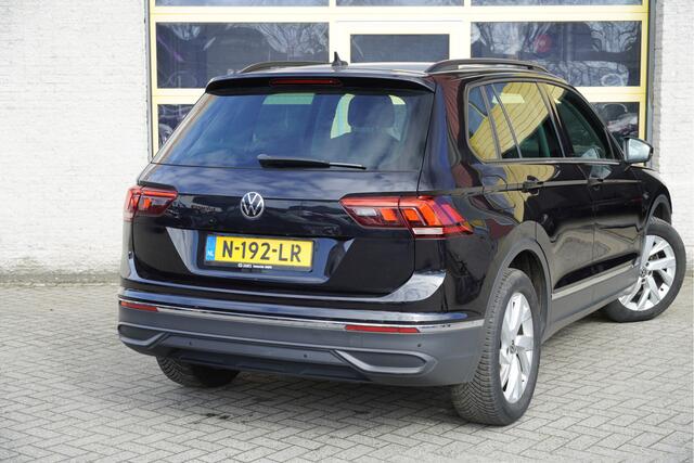Volkswagen TIGUAN 1.5 TSI 150PK! Life Business BJ2021 Lmv 18" | Led V+A | Pdc | Elek. achterklep | App-Connect | Navi | Climate control | Cruise control | Verwarmde voorstoelen | Extra getint glas