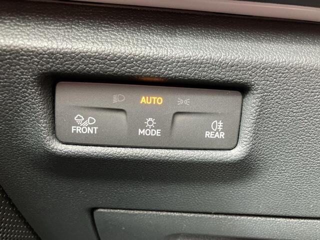 Volkswagen TIGUAN 1.5eHybrid 150kW/204PK R-Line Black Style DSG · Panoramadak · Harman Kardon · Trekhaak · 360°Camera + Parkeersensoren · Dodehoeksensor · Garantie t/m 02-06-30 of 100000km.