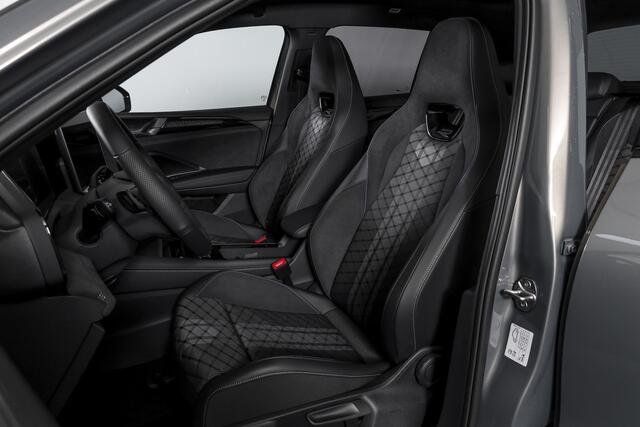 Volkswagen TIGUAN 1.5 eHybrid 272 PK R-Line | Black Style | Elek. Trekhaak | S/K-panodak | Adapt. Cruise | Stoel-+stuurverw. | Elek. Klep | Camera | PDC | App. Connect | LM 20" | 7936