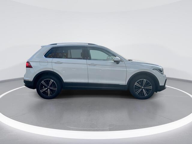 Volkswagen TIGUAN 1.5TSI/150PK Life Business DSG · Navigatie · Apple/Android Car Play · Trekhaak · Camera + Parkeersensoren · Stoelverwarming · 18'' velgen ·