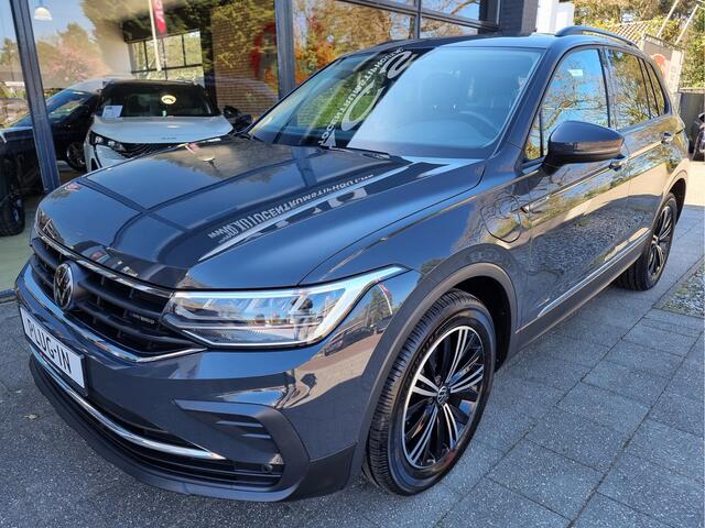 Volkswagen TIGUAN 1.4 TSI eHybrid Plug-in | 245pk | Ad.cruise | Camera | Rijklaar | Smetteloze staat!