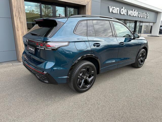 Volkswagen TIGUAN 1.5 eHybrid R-Line | Black line | Head-up | 360 Camera | Trekhaak | Dode hoek | IQ light | Elek. klep | Rijklaar incl. garantie