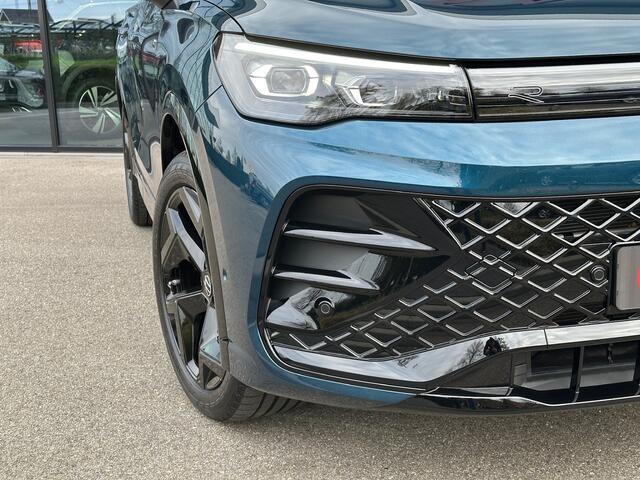 Volkswagen TIGUAN 1.5 eHybrid R-Line | Black line | Head-up | 360 Camera | Trekhaak | Dode hoek | IQ light | Elek. klep | Rijklaar incl. garantie