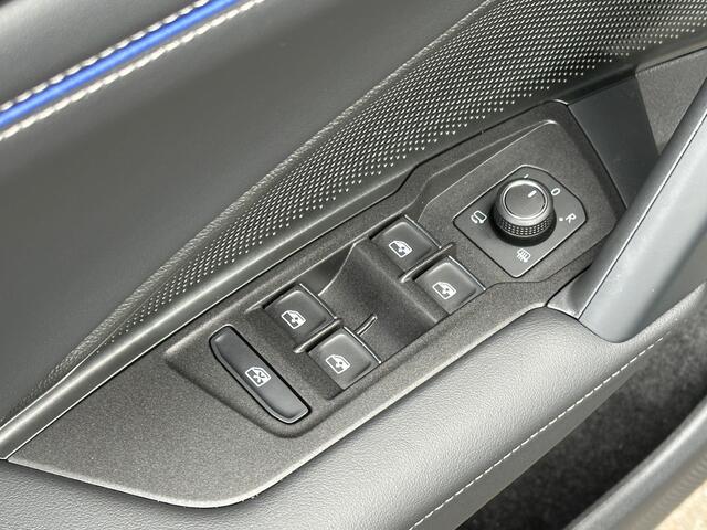 Volkswagen TIGUAN 1.5 eHybrid R-Line | Black line | Head-up | 360 Camera | Trekhaak | Dode hoek | IQ light | Elek. klep | Rijklaar incl. garantie