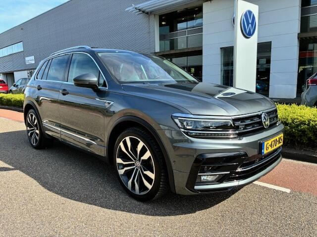 Volkswagen TIGUAN 1.5 TSI ACT Highline / R-line / Panodak/ Trekhaak wegklapbaar / Navi / Carplay