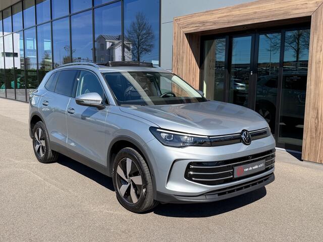 Volkswagen TIGUAN 1.5 eHybrid Elegance | Panoramadak | IQ light | Dode hoek | Trekhaak | 360 Camera | Rijklaar incl. garantie