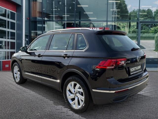 Volkswagen TIGUAN 2.0 TDI DSG 4-MOTION LIFE TREKHAAK/PANO-DAK/CAMERA/ACC/LED/STOEL+STUURVERW