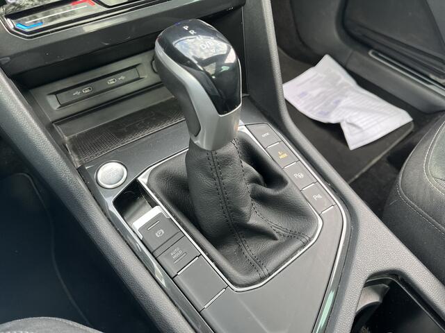 Volkswagen TIGUAN 1.4 TSI eHybrid Elegance / AUTOMAAT/ PANO/ ACC/ PARK.SENSOR./ CAMERA/ APP-CONNECT/ KEYLESS/ ELEK.ACHTERKLEP/ DIGITAL DASH/ NAVI/ DAB/ CLIMA/ LED/ 18'' LMV