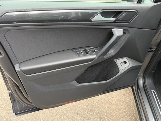 Volkswagen TIGUAN 1.5 TSI ACT 150pk DSG Highline | Camera | Virtual | Trekhaak | Keyless | Elek. Achterklep | Carplay | Rijklaar incl. 1 jaar Bovag garantie