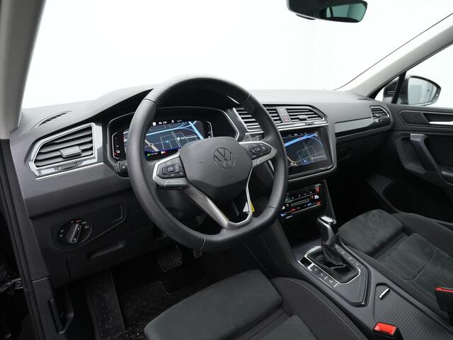 Volkswagen TIGUAN 1.4 TSI eHybrid 245 pk Elegance | Panoramadak | Trekhaak | Discover Pro | Adaptief onderstel | 360 Camera | IQ Light | Stuur-/stoelverwarming