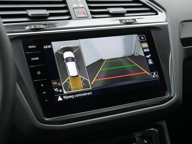 Volkswagen TIGUAN 1.4 TSI eHybrid 245 pk Elegance | Panoramadak | Trekhaak | Discover Pro | Adaptief onderstel | 360 Camera | IQ Light | Stuur-/stoelverwarming