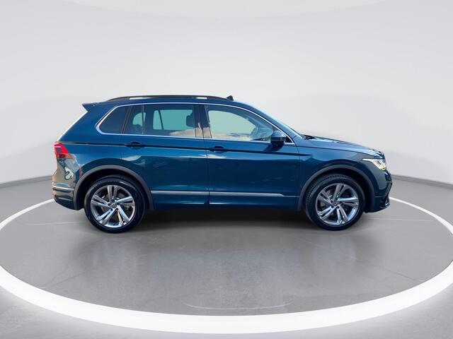 Volkswagen TIGUAN 1.4 TSIeHybrid 180kW/245PK R-Line DSG · Panoramadak · Apple/Android Car Play · Stoelverwarming · Parkeersensoren