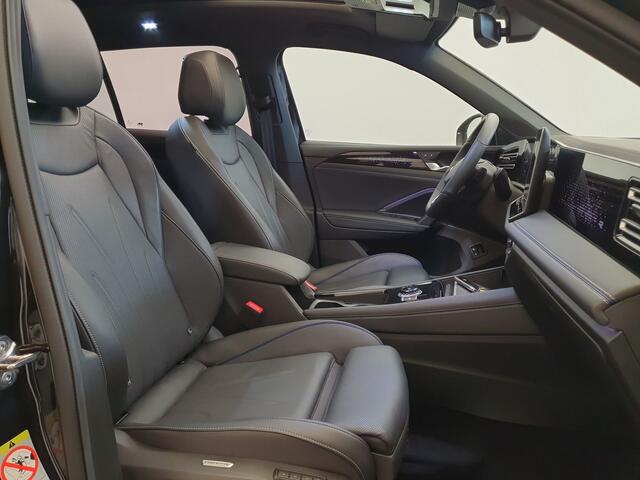 Volkswagen TIGUAN 1.5 eHybrid 272pk DSG/AUT R-Line Wegklapbare trekhaak, Panoramadak, Leder