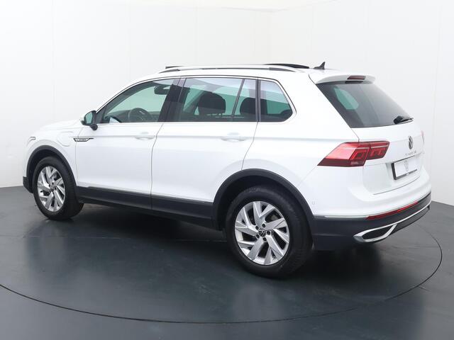 Volkswagen TIGUAN 1.4 TSI eHybrid Elegance | 245 PK | SoH 89% | Panoramadak | Matrix LED koplampen | Achteruitrijcamera | Apple Carplay/Android Auto | Navigatie |