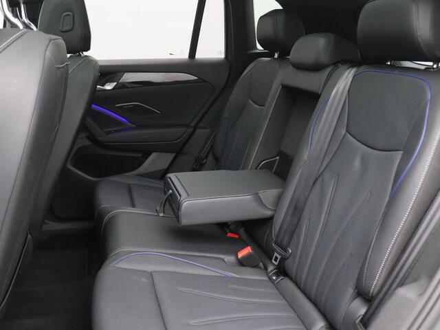 Volkswagen TIGUAN 1.5 eHybrid R-Line Edition 272PK DSG Prijs incl 20" zomerset, Pano-Schuifdak, Trekhaak, Harman Kardon, Black Style, 360gr. Camera, Head-Up Display, Matrix-LED Verlichting, Leder, Memorystoel