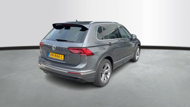 Volkswagen TIGUAN 1.5 TSI 150pkAutomaat Highline Business R / Panoramadak / Camera / LED