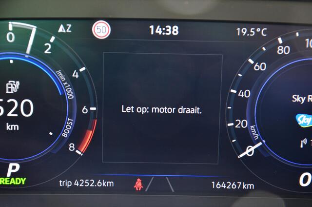 Volkswagen TIGUAN 1.4 TSI eHybrid R-Line Business+ Automaat/Navi/Pdc/Ecc/Achteruitrijcamera/Panoramadak/Stoelverwarming/Virtueel dashboard/Privacy-Glass/Cr-Controle/19-Inc Lmv/Cruise control adaptief met Stop&Go/Koplampverlichting LED Matrix