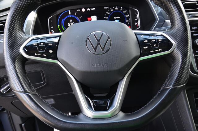 Volkswagen TIGUAN 1.4 TSI eHybrid R-Line Business+ Automaat/Navi/Pdc/Ecc/Achteruitrijcamera/Panoramadak/Stoelverwarming/Virtueel dashboard/Privacy-Glass/Cr-Controle/19-Inc Lmv/Cruise control adaptief met Stop&Go/Koplampverlichting LED Matrix