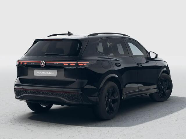 Volkswagen TIGUAN R-Line 1.5 eHybrid 204 PK 6 versn. DSG · Voorstoelen verwarmbaar · Sfeerverlichting · Trekhaak inklapbaar, met elektrische ontgrendeling, incl. aanhangermanoeuvreerhulp Trailer Assist ·