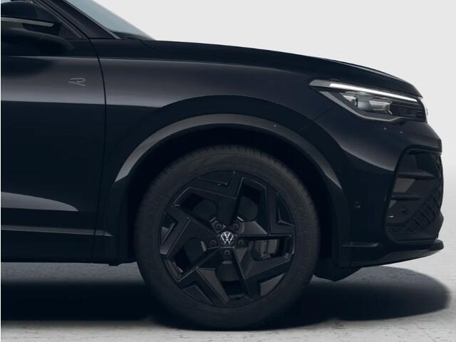 Volkswagen TIGUAN R-Line 1.5 eHybrid 204 PK 6 versn. DSG · Voorstoelen verwarmbaar · Sfeerverlichting · Trekhaak inklapbaar, met elektrische ontgrendeling, incl. aanhangermanoeuvreerhulp Trailer Assist ·