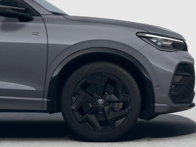 Volkswagen TIGUAN R-Line 1.5 eHybrid 204 PK 6 versn. DSG · Voorstoelen verwarmbaar · Sfeerverlichting · Trekhaak inklapbaar, met elektrische ontgrendeling, incl. aanhangermanoeuvreerhulp Trailer Assist ·