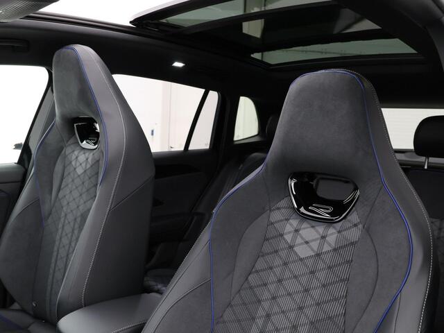 Volkswagen TIGUAN R-Line Edition 1.5 eHybrid 204 PK 6 versn. DSG · Black Style Pakket · Panoramaschuif-kanteldak · Trekhaak inklapbaar, met elektrische ontgrendeling, incl. aanhangermanoeuvreerhulp Trailer Assist ·