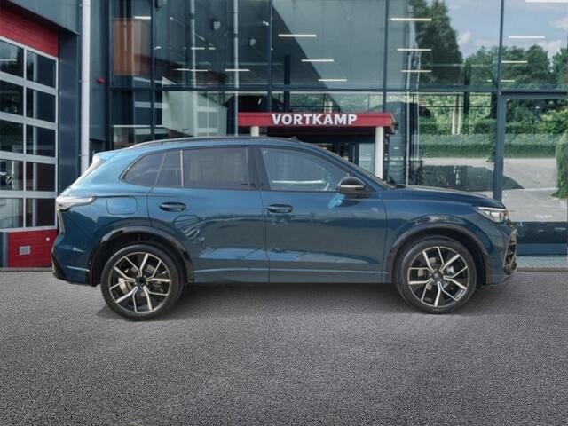Volkswagen TIGUAN 1.5 eTSI R-LINE TREKHAAK/PANO-DAK/ELEK-KLEP/CAMERA/ACC/HUD/STOEL+STUURVERW
