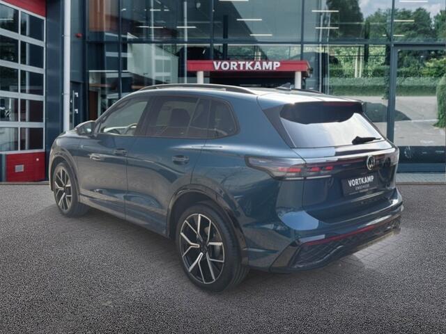 Volkswagen TIGUAN 1.5 eTSI R-LINE TREKHAAK/PANO-DAK/ELEK-KLEP/CAMERA/ACC/HUD/STOEL+STUURVERW