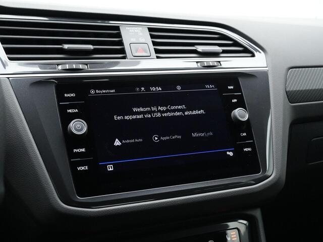 Volkswagen TIGUAN 1.4 TSI eHybrid 245 pk R-Line | Trekhaak | IQ Light | Stuur-/stoelverwarming | Navigatie | Adaptive Cruise