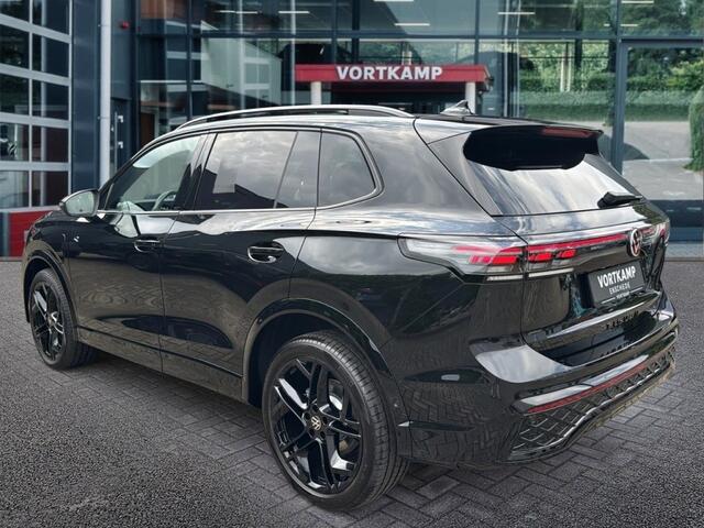 Volkswagen TIGUAN 1.5 TSI e-HYBRID 272 PK R-LINE PANO-DAK/CAMERA/TREKHAAK/HenK/HUD/LEDER/MEMORY