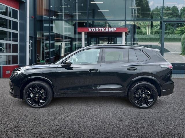 Volkswagen TIGUAN 1.5 TSI e-HYBRID 272 PK R-LINE PANO-DAK/CAMERA/TREKHAAK/HenK/HUD/LEDER/MEMORY