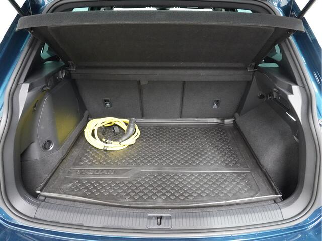 Volkswagen TIGUAN 1.4 TSI eHybrid R-Line Business+ | Trekhaak | IQ.Light | Camera | Stoel/Stuurverw. | 20" 221