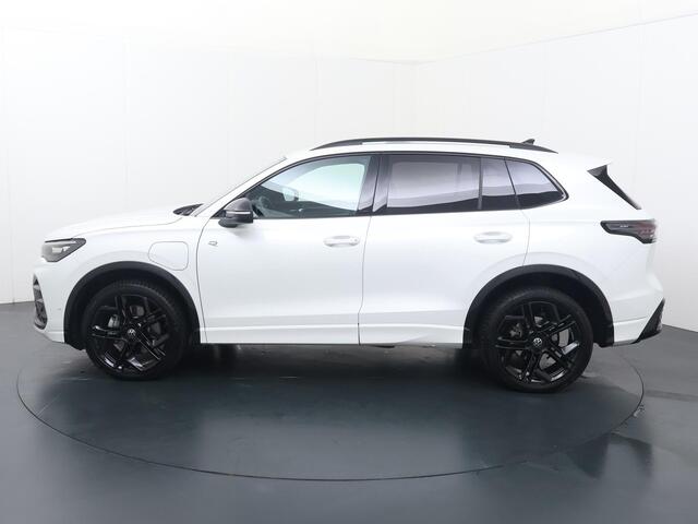 Volkswagen TIGUAN 1.5 eHybrid R-Line Business | 204 PK | SoH 100% | Automaat | Trekhaak wegklapbaar | Elek. achterklep | R-Line |