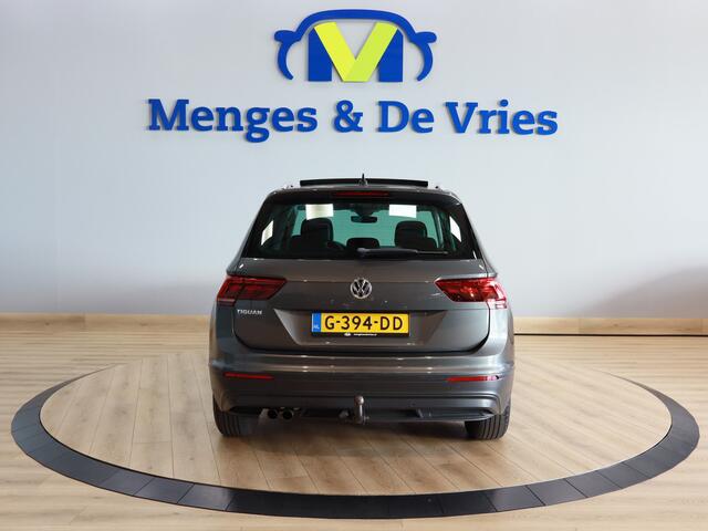 Volkswagen TIGUAN 1.5 TSI ACT Comfortline Business Airco ECC | Panorama | Trekhaak | Stoel Verwarming | Apple Carplay | Navigatie | NAP