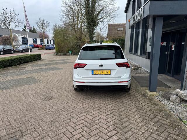 Volkswagen TIGUAN 1.5 TSI ACT R-Line 131PK Navi, Climatcntrl, Cruisecntrl, PDC, Trekhk, TOPSTAAT