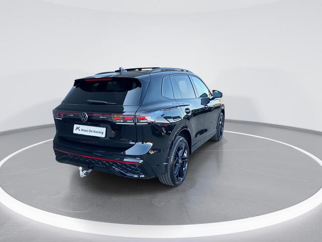 Volkswagen TIGUAN 1.5eHybrid 150kW/204PK R-Line Black Style · Panoramadak · Trekhaak · 360°Camera · Garantie t/m 24-06-2030 of 100000km