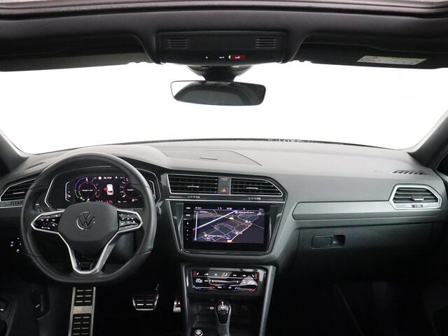 Volkswagen TIGUAN 1.4 TSI eHybrid R-Line Business+ | Trekhaak | Panoramadak | ACC | IQ Light!