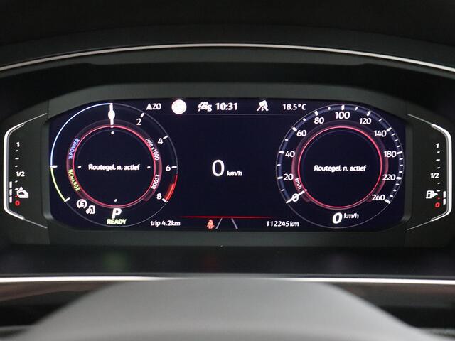 Volkswagen TIGUAN 1.4 TSI eHybrid R-Line Business+ | Trekhaak | Panoramadak | ACC | IQ Light!