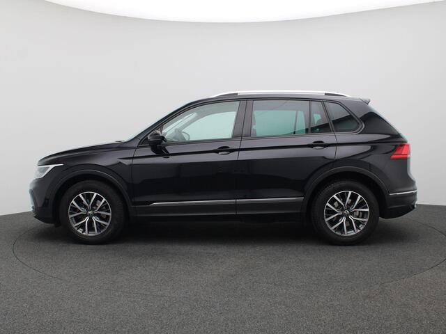 Volkswagen TIGUAN 1.5 TSI Life Business 150PK DSG Trekhaak, Achteruitrijcamera, 17" LM Velgen, Stoelverwarming, Navi, Adatpieve Cruise Control