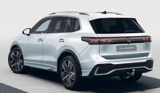 Volkswagen TIGUAN 1.5 eHybrid 204PK DSG R-Line Edition / Fabrieksgarantie tot / Trekhaak / Panoramadak / 20'' LMV / VW