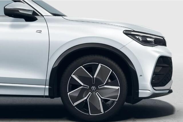 Volkswagen TIGUAN 1.5 eHybrid 204PK DSG R-Line Edition / Fabrieksgarantie tot / Trekhaak / Panoramadak / 20'' LMV / VW