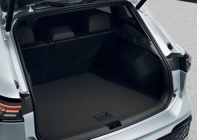 Volkswagen TIGUAN 1.5 eHybrid 204PK DSG R-Line Edition / Fabrieksgarantie tot / Trekhaak / Panoramadak / 20'' LMV / VW