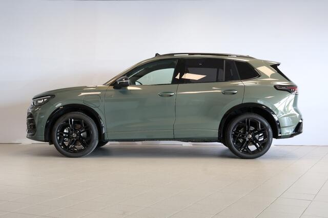 Volkswagen TIGUAN 1.5 TSI eHybrid R-Line Edition 272pk - Leer - Pano - Trekhaak