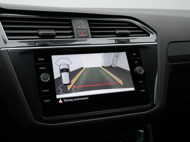 Volkswagen TIGUAN 1.4 TSI eHybrid 245 pk R-Line | Panoramadak | IQ Light | Achteruitrijcamera | Adaptive Cruise | Elektrische achterklep