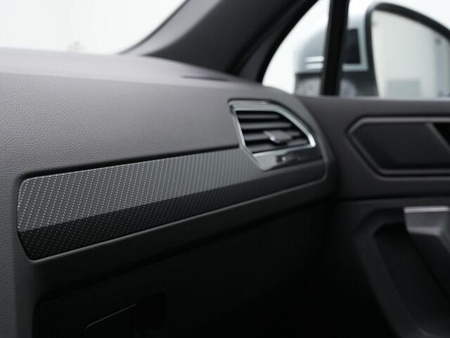 Volkswagen TIGUAN 1.4 TSI eHybrid 245 pk R-Line | Panoramadak | IQ Light | Achteruitrijcamera | Adaptive Cruise | Elektrische achterklep