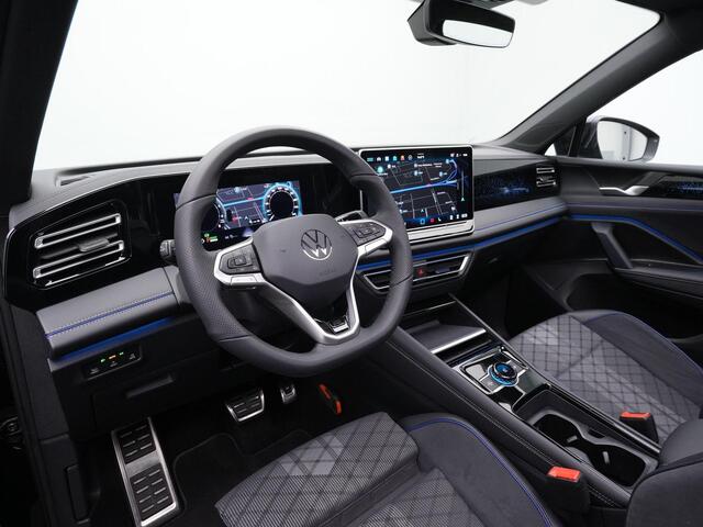 Volkswagen TIGUAN 1.5 eHybrid 204 pk R-Line Edition | Panoramadak | Adaptief onderstel | Stuur-/stoelverwarming | Achteruitrijcamera | Adaptive Cruise | Navigatie